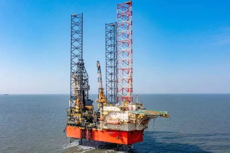 3月25日,记者从中国海油获悉,我国在渤海超5000米的地层钻探发现一口