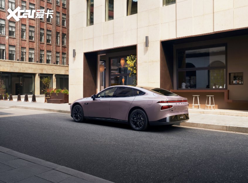 小鹏p7i两驱鹏翼版上市28万级新选择