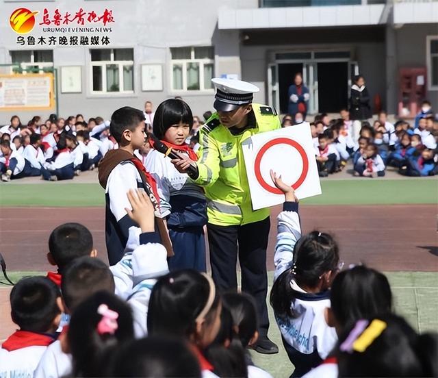 实景模拟互动体验乌鲁木齐这堂交通安全教育课干货满满