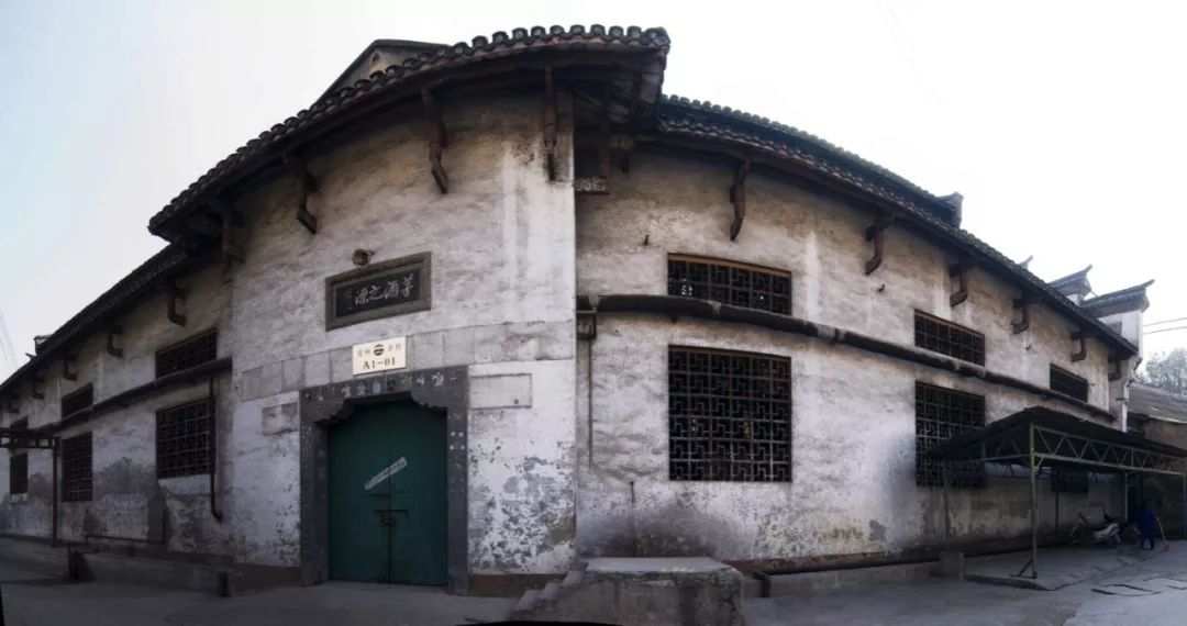 成义烧房旧址修缮后场景"成义"烧房烤酒房旧址修缮后内景第八栋酒库内