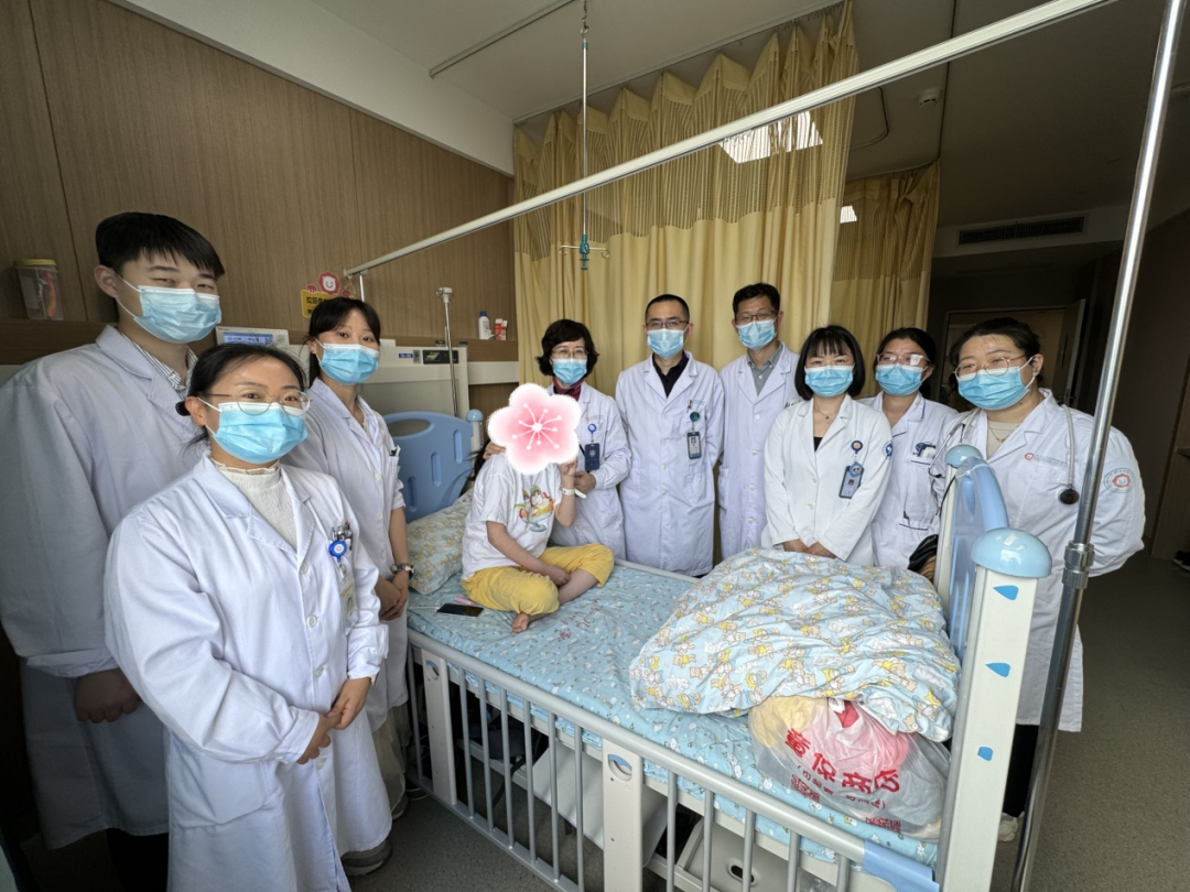 何雪把参加临床试验相关事项一一告知诉灿灿家人,基于