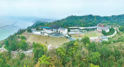 　　泸县神仙桥集中供水站。