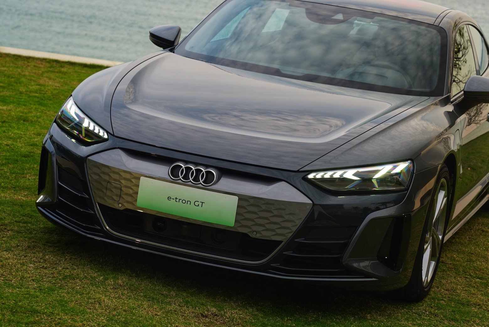 优雅与运动的结合体,试驾奥迪e-tron gt-新浪汽车