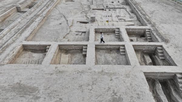 这是雄安新区南阳遗址考古发掘现场（3月26日摄，无人机照片）。新华社记者牟宇摄