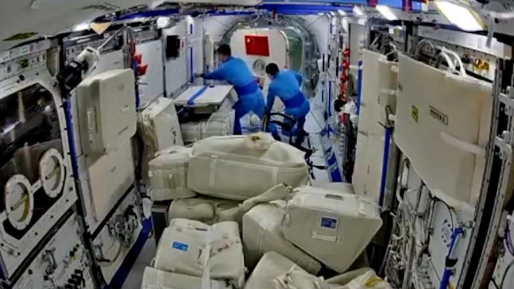 中国空间站首批舱外暴露实验材料样品完成实验成功取回