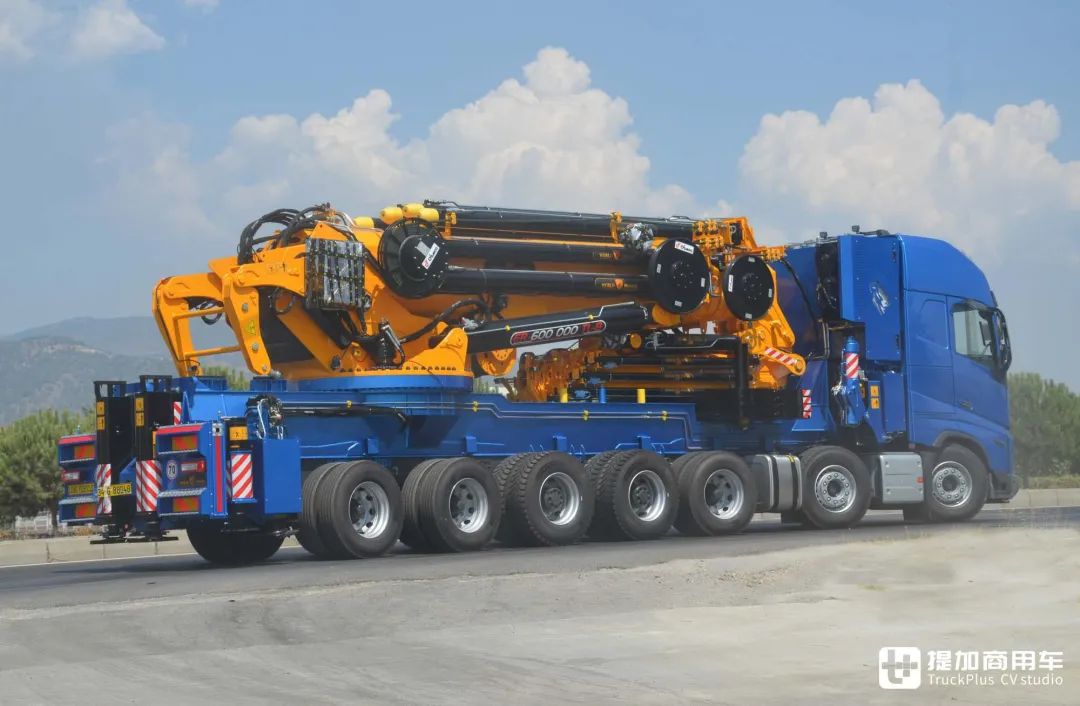 七轴14x4底盘750匹马力起重量160吨如此强悍的沃尔沃fh16卡车起重机