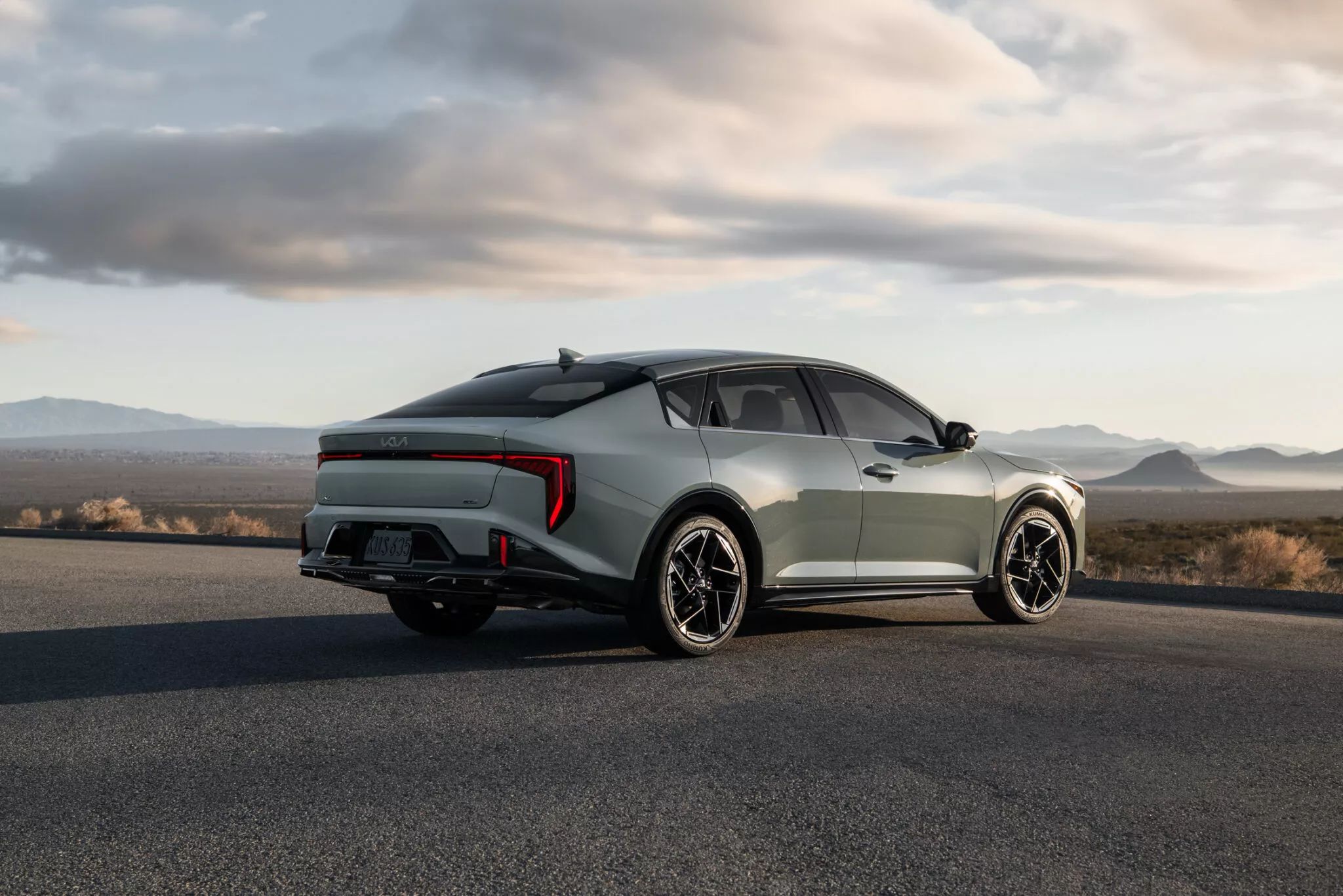 全新起亚k4正式亮相外观内饰全面焕新