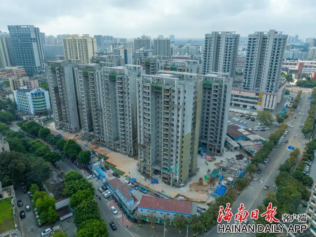 3月26日,俯瞰海口金垦路的海垦·安悦兰亭安居房项目.