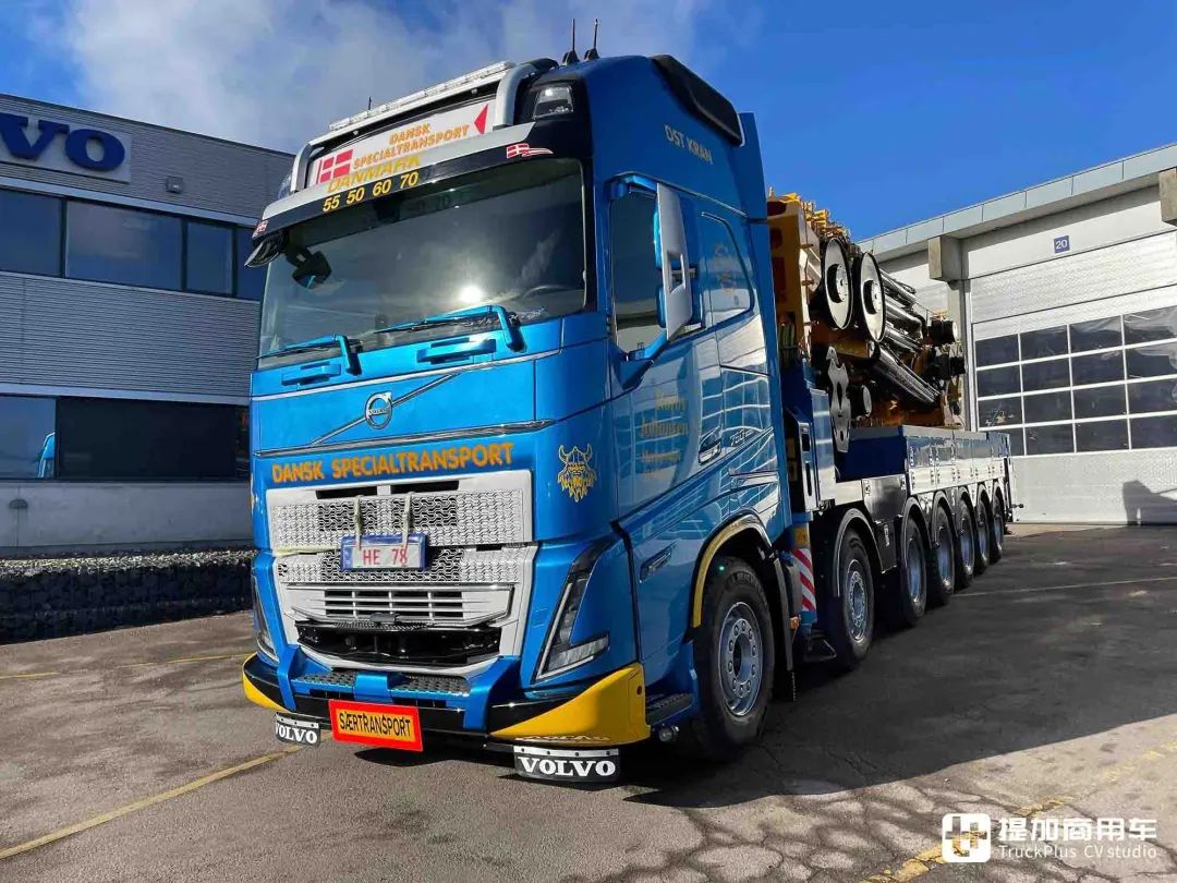 七轴14x4底盘750匹马力起重量160吨如此强悍的沃尔沃fh16卡车起重机