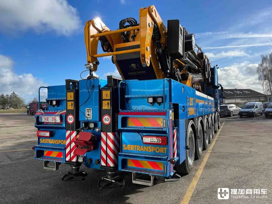 七轴14x4底盘750匹马力起重量160吨如此强悍的沃尔沃fh16卡车起重机