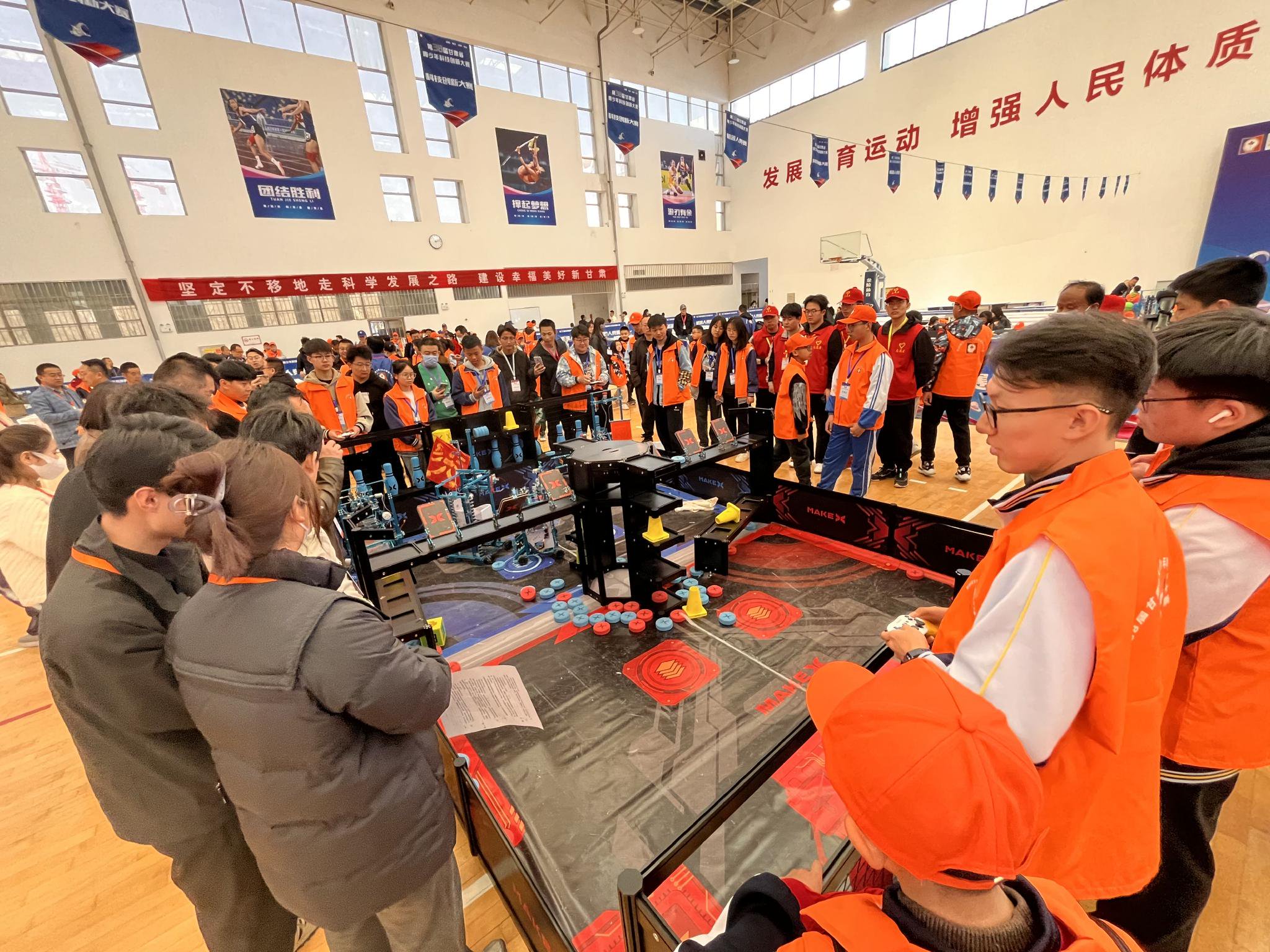 图为机器人大赛比赛现场.科技日报记者 颉满斌68摄