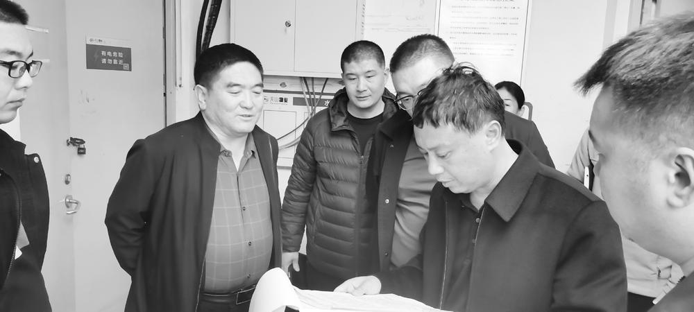 元氏县人大常委会组织部分县人大代表深入天山小区,督导检查国家