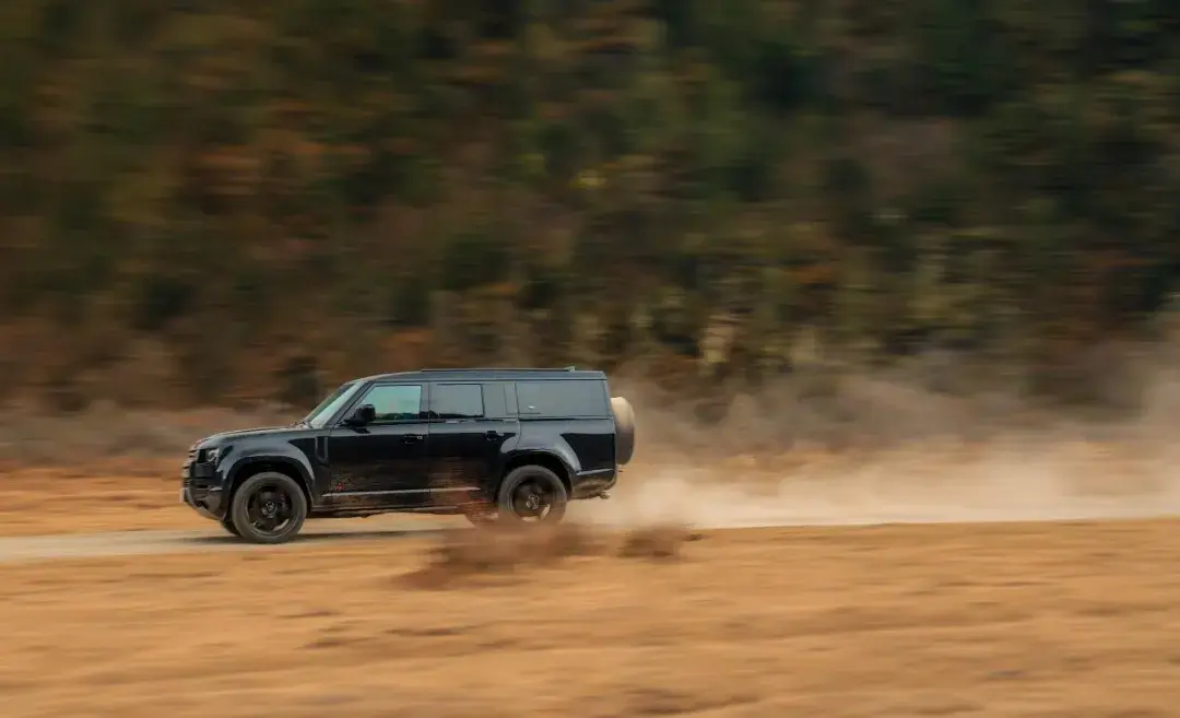 路虎卫士:"方盒子"的巅峰级存在,原创才是最大的魅力!