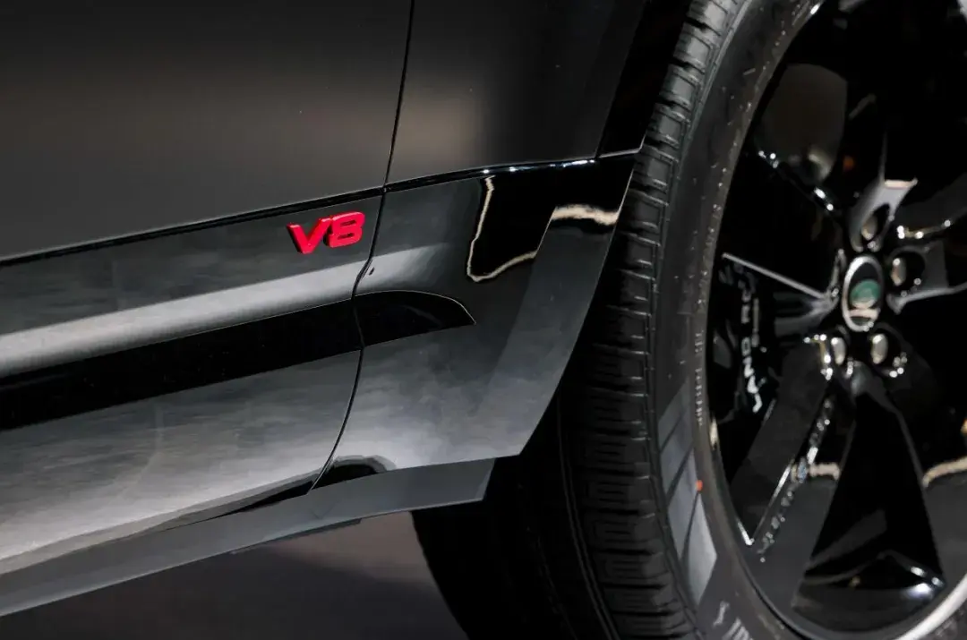 路虎卫士:"方盒子"的巅峰级存在,原创才是最大的魅力!