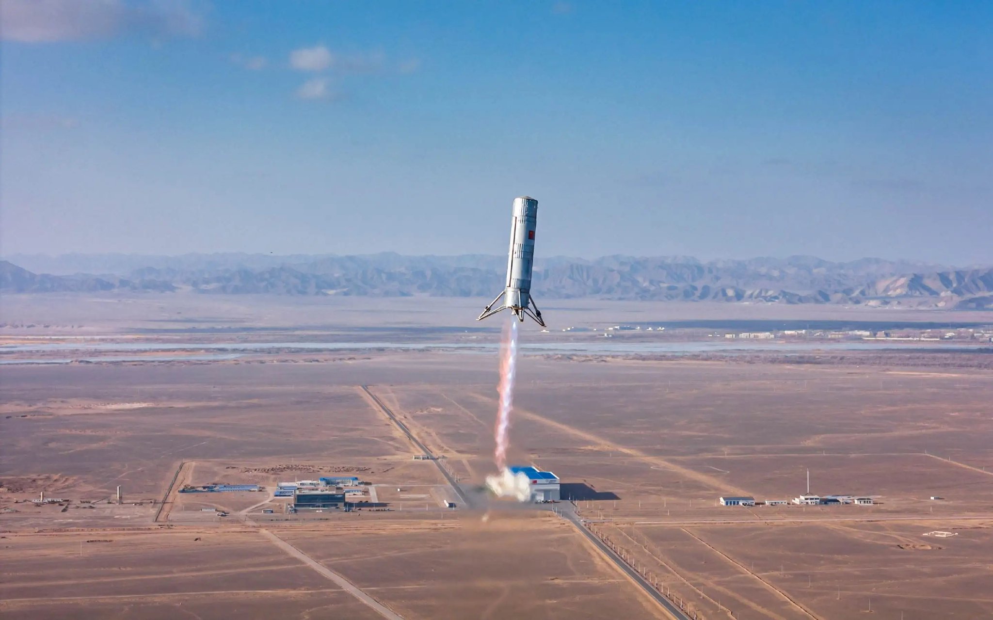 朱雀三号可重复使用垂直起降回收验证火箭在酒泉卫星发射中心圆满完成试验任务。受访单位供图