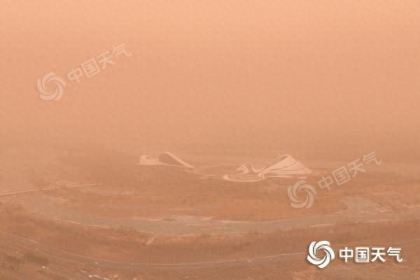 △昨天，沙尘天气影响哈尔滨。