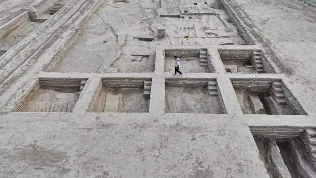 这是雄安新区南阳遗址考古发掘现场（3月26日摄，无人机照片）。新华社记者 牟宇 摄