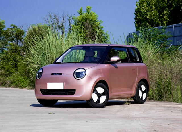 电动车越来越卷第三代宏光miniev马卡龙和长安lumin谁更强