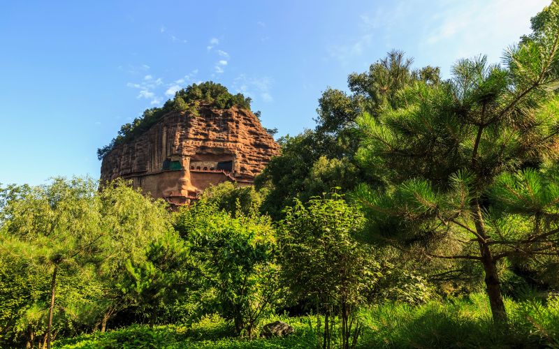 甘肃省天水市麦积山石窟景区风光。图/IC photo