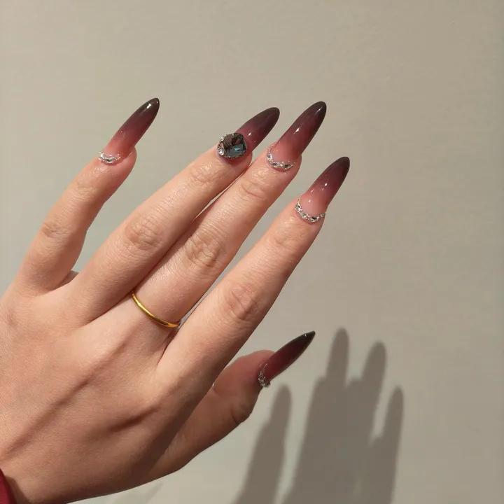 毛毛最新的美甲作品.