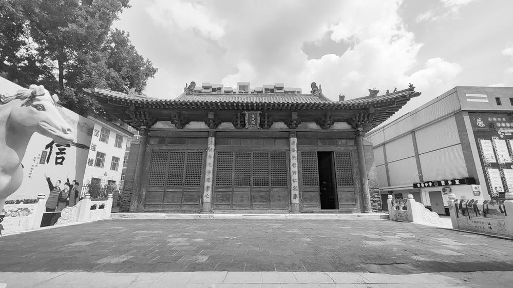 　　河北省重点文物保护单位文庙大成殿。