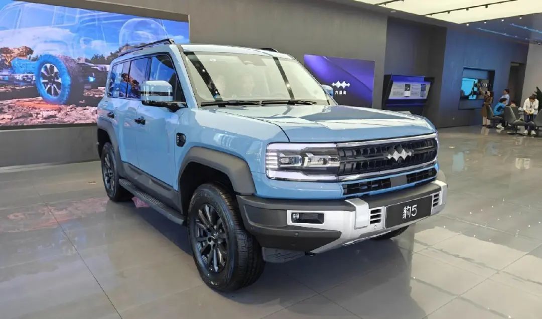 bj销量摔的跤伤了北京越野的腰