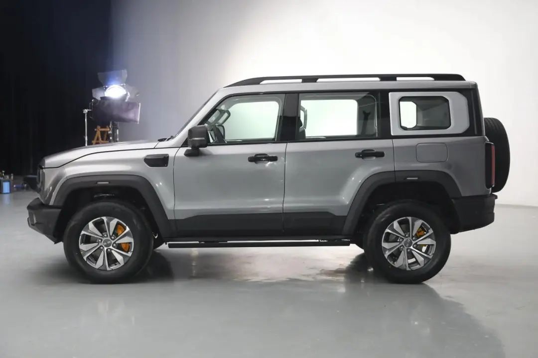 bj销量摔的跤伤了北京越野的腰