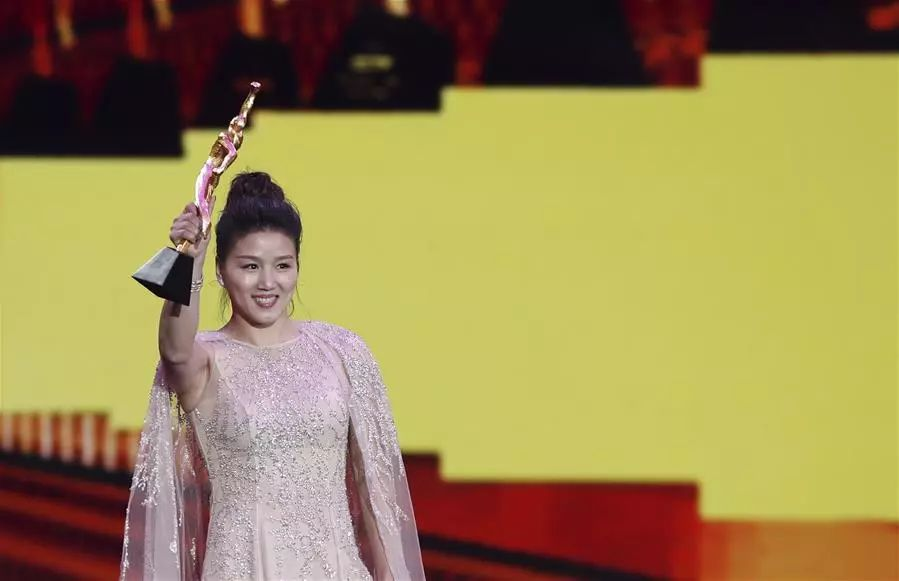 2017年1月,宫金杰领取2016年cctv体坛风云人物"年度突破奖".