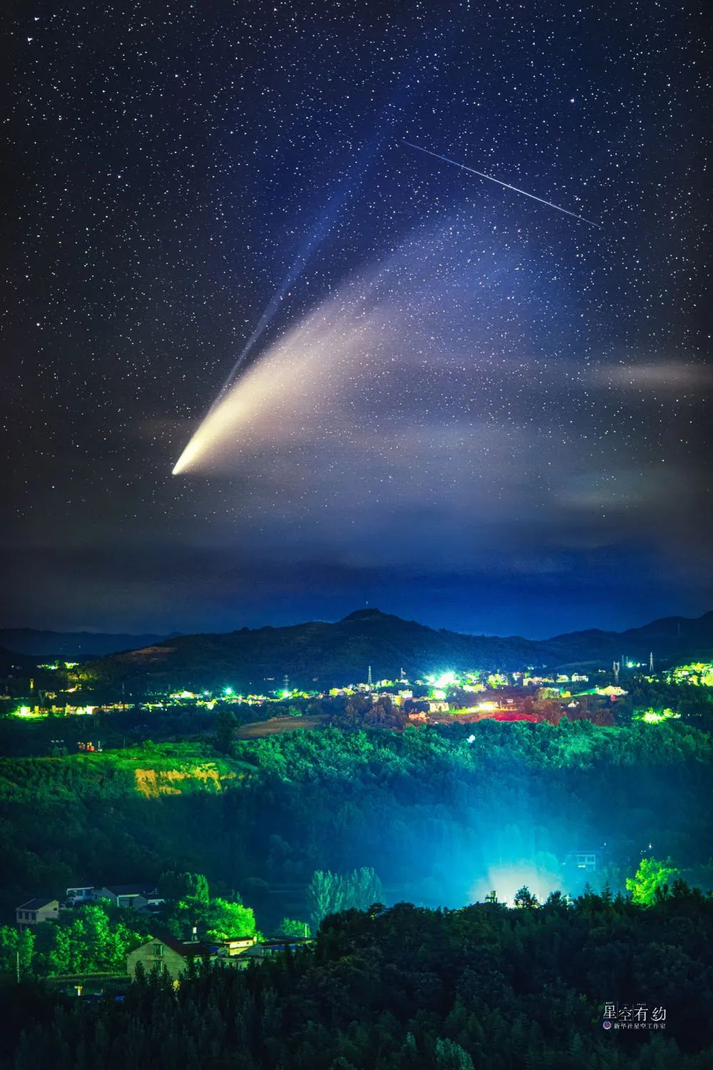 重庆市星空摄影爱好者戴建峰2020年7月19日在陕西安康拍摄的新智彗星。（本人供图）