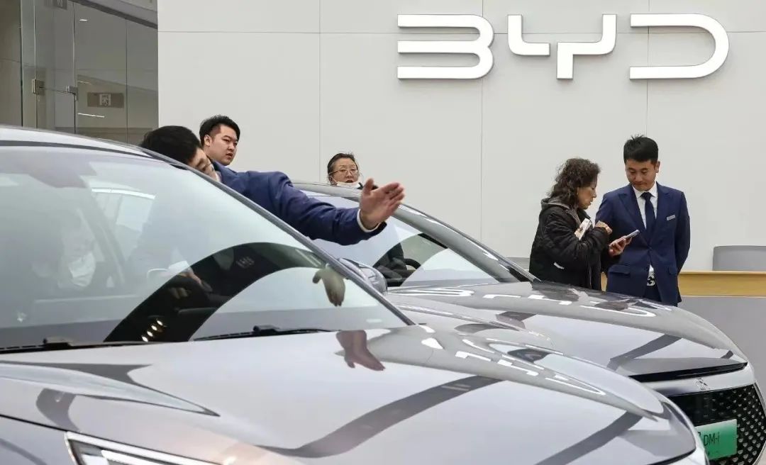 比亚迪 2023 比特斯拉多用了 112 亿元研发费