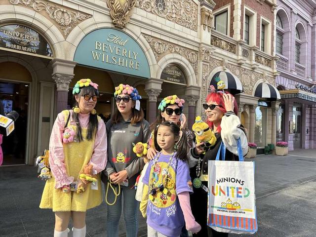 大片世界里来个"春日狂欢"|北京环球度假区_新浪财经_新浪网