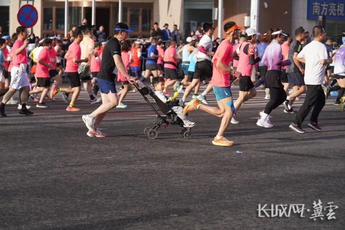 就是现在3万多人跑进石家庄的春天