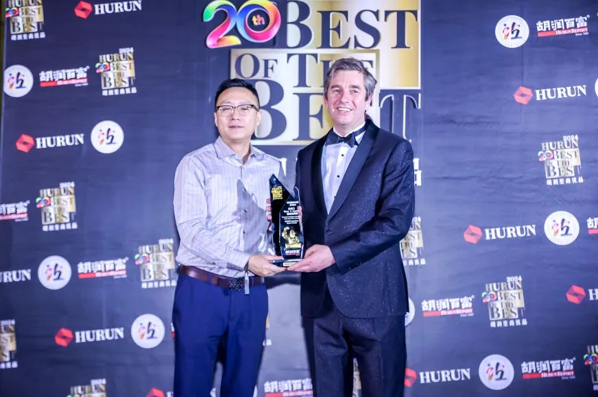 吉博力nuna v combo智能座便器高端智能洁具新秀奖左起:市场部总监华