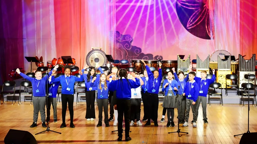 律回春晖渐,万象始更新——芳草地国际小学金帆民乐团专场音乐会|民