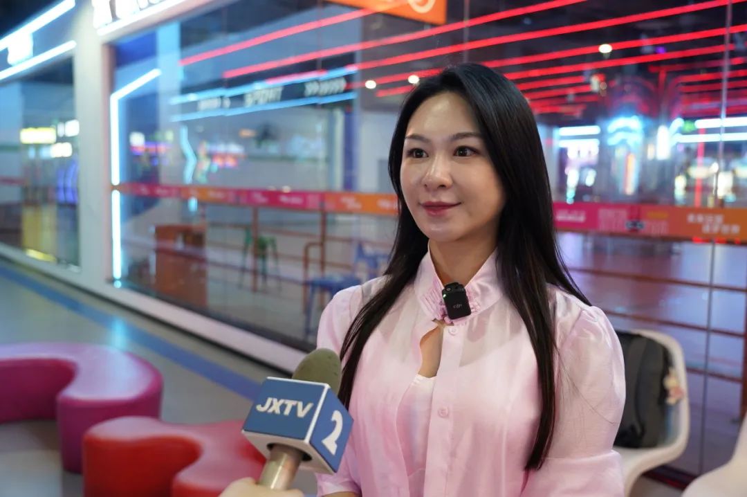 通过举行青年交友的方式,传递的"抵制高价彩礼,倡导文明新风"的主题