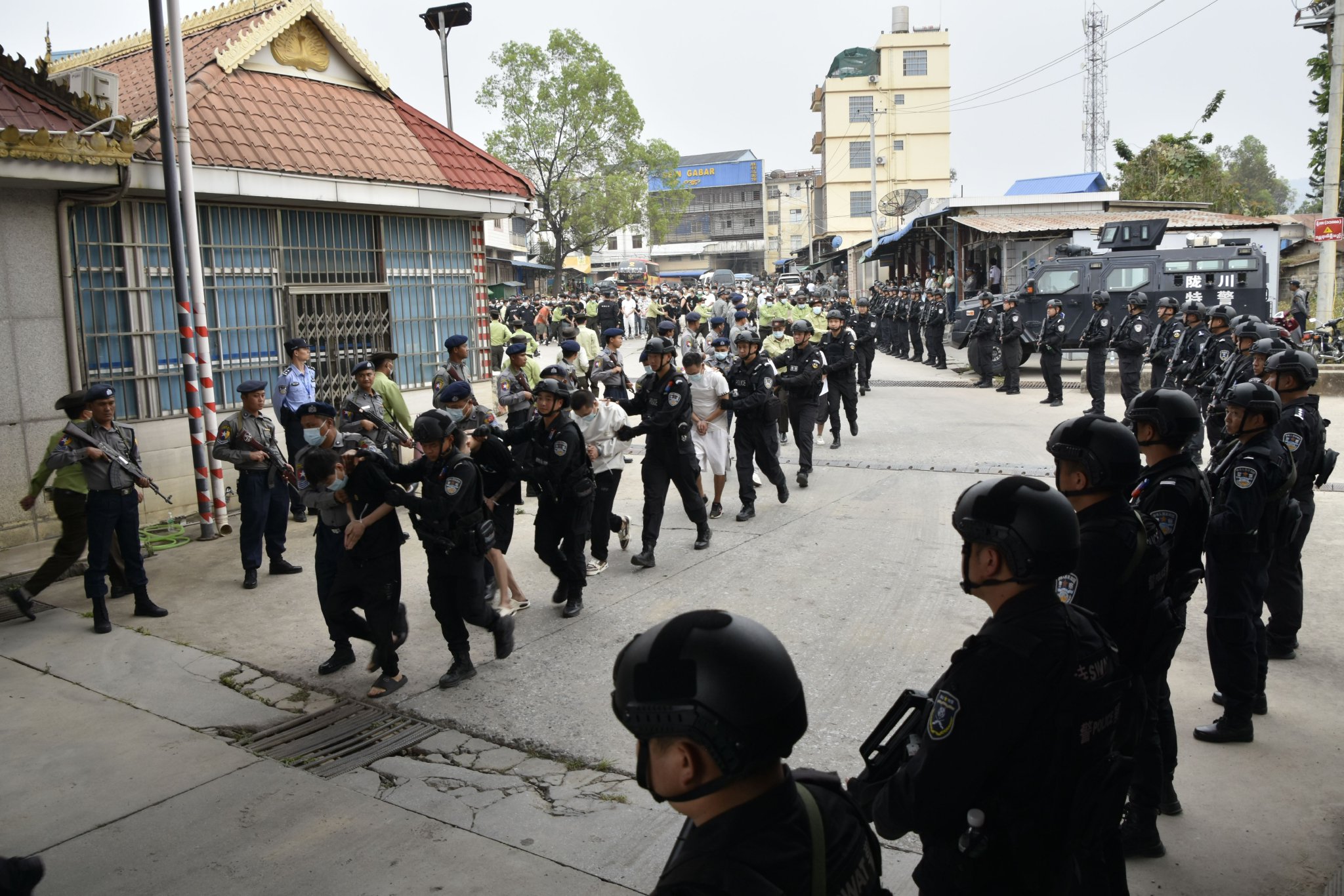 近日,中国警方与缅甸警方开展国际警务执法合作,首次在缅北木姐地区