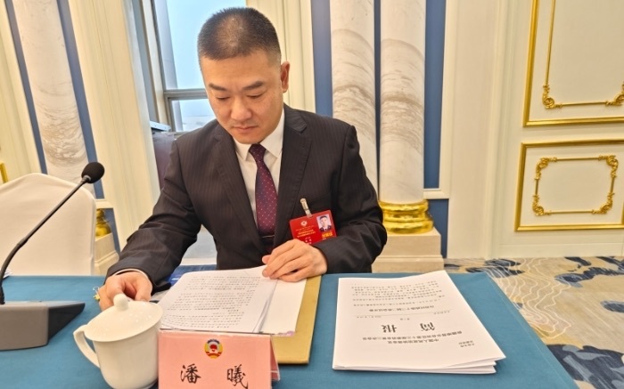 潘曦任新疆维吾尔自治区公安厅厅长
