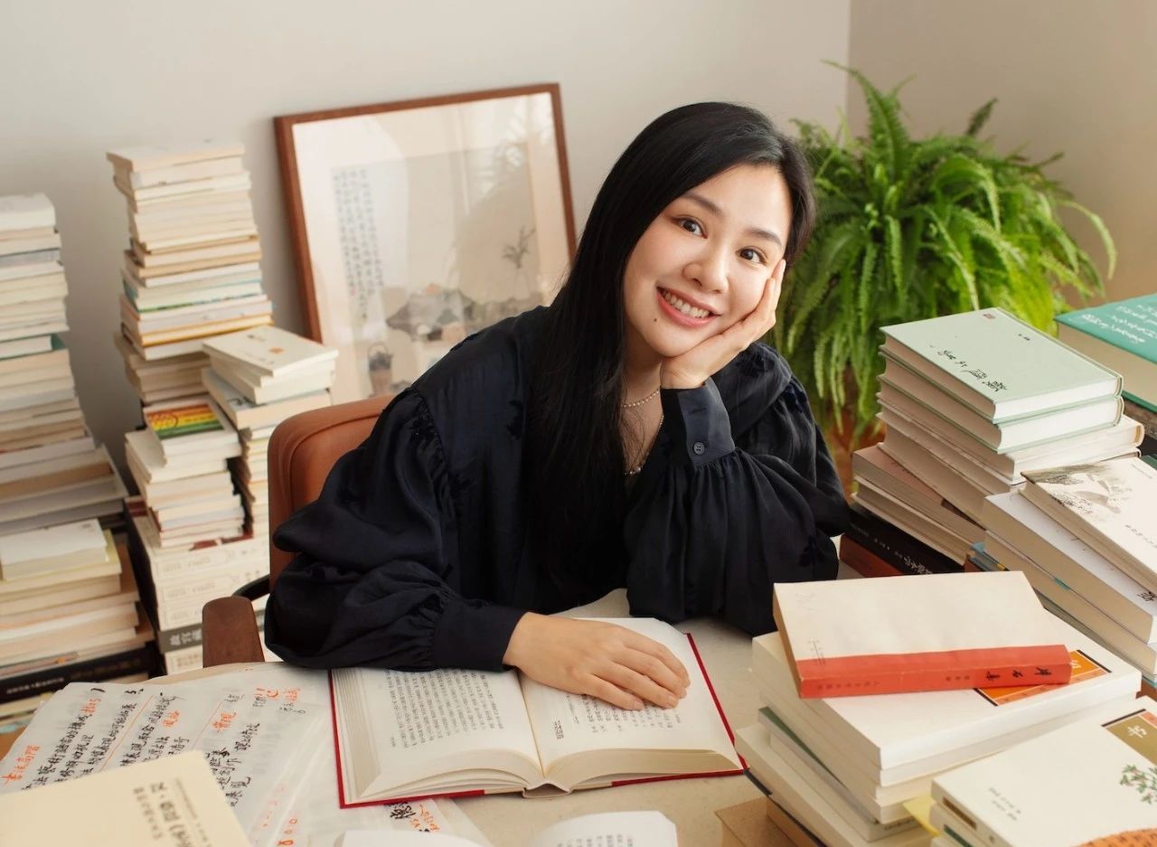 林曦4月5日至5月15日 ,"放青松:林曦在松荫里"展览在上海武康路上的松