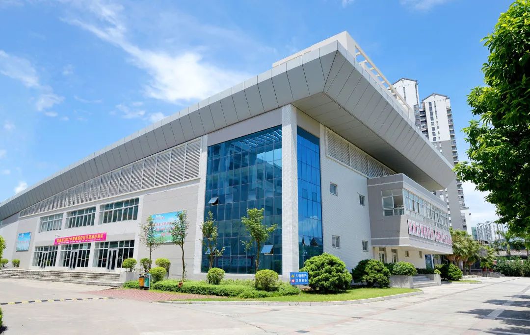 黄旭华班" 期待你的加入, 让揭阳一中为你的成才护航, 助你高飞圆梦!