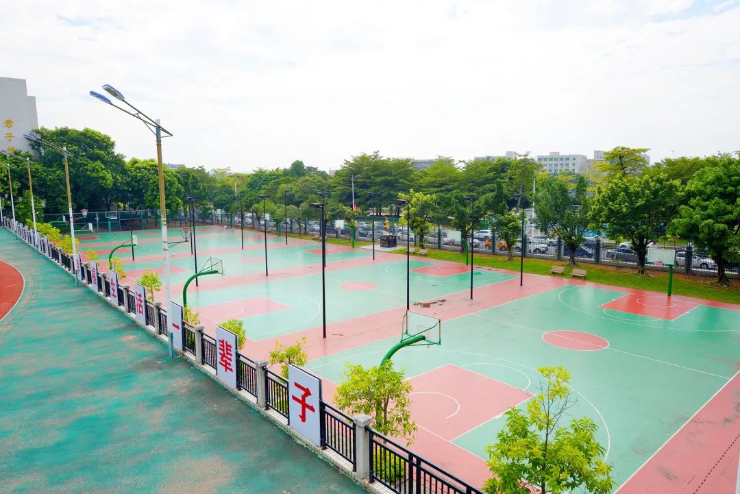 黄旭华班" 期待你的加入, 让揭阳一中为你的成才护航, 助你高飞圆梦!