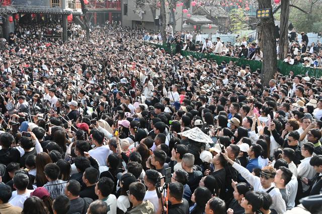 图说|年轻人在相一种很新的亲|相亲_新浪财经_新浪网