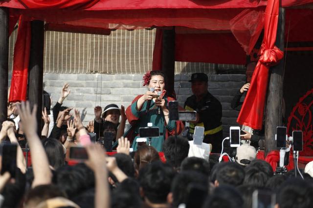 图说|年轻人在相一种很新的亲|相亲_新浪财经_新浪网