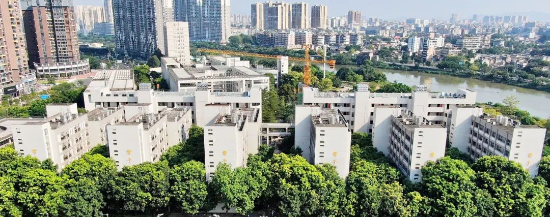 黄旭华班" 期待你的加入, 让揭阳一中为你的成才护航, 助你高飞圆梦!