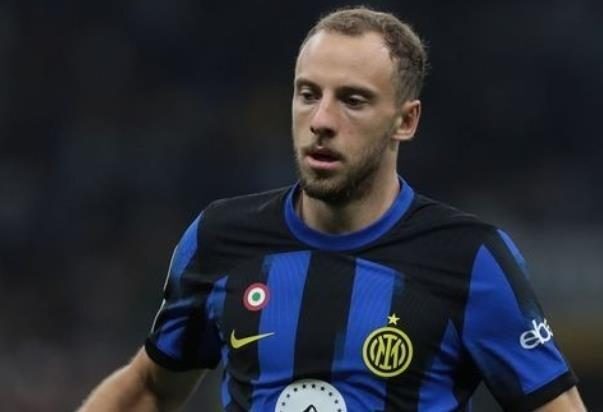 国米队史最贵巴西球员沦为水货两位桑巴后卫铸就三冠王伟业