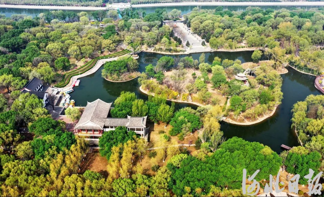 张家口市宣化区万柳公园景色(无人机照片).河北日报资料片