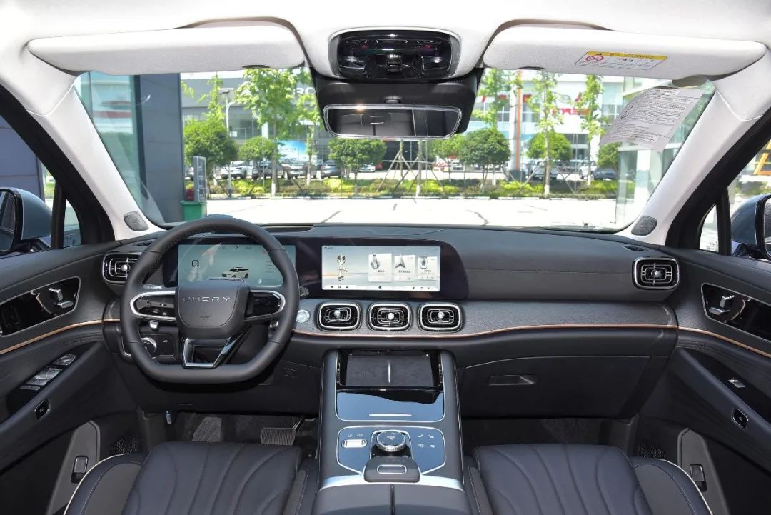 车型标准状态下200l,但只保留前排座椅,将后排全放倒后可拓展至2021l