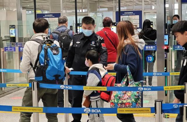 清明假期,北京口岸预计出入境人员量将超14万人次|北京市_新浪财经