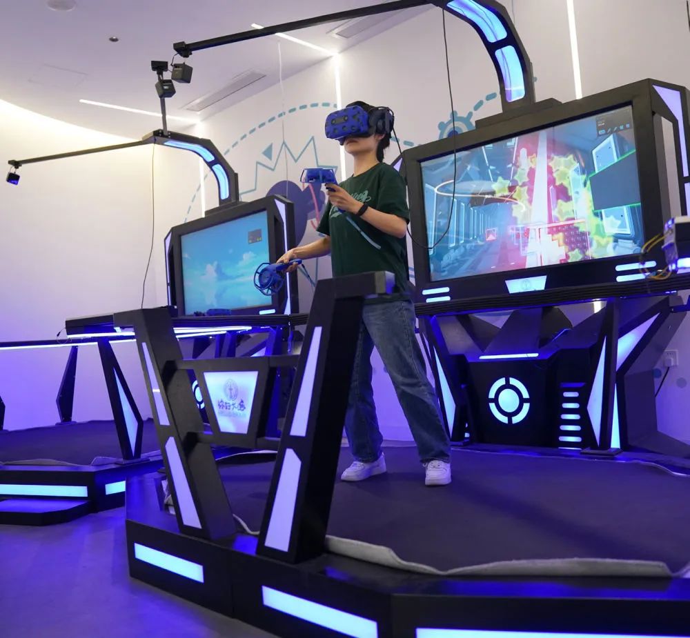 当我看到女儿胳膊上因自残导致的深深划痕时整个人惊呆了