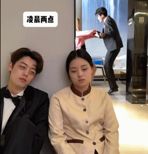 七颗猩猩qkxx女主风寒感冒,半夜三点也得把私人医生叫来问诊.