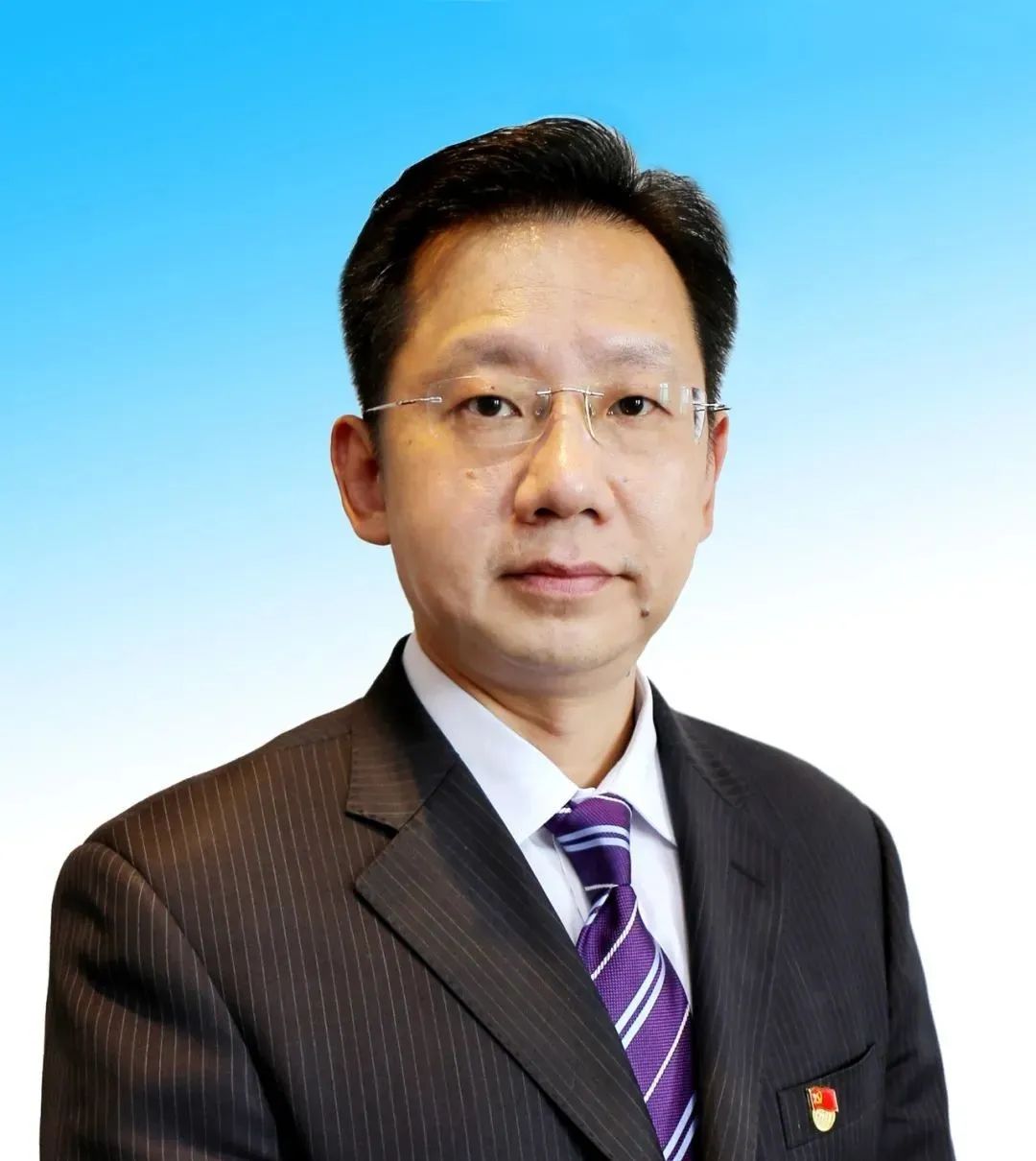 李建利不再担任西安分行行长;曾任光大银行呼和浩特分行行长.